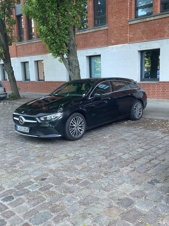 Schwarz Gebraucht 2021 Mercedes CLA200 Shooting Brake Kombi | 19.800 € (Guter Preis) - Bild 1/4