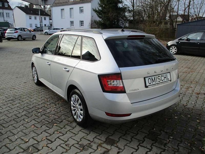Gebraucht Skoda Fabia Ambition 95 PS (69 kW) 2021 Grau Kombi