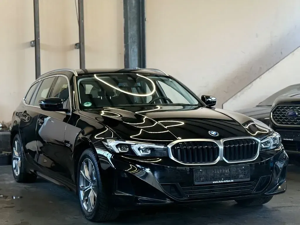 Gebraucht BMW 320 163 PS (119 kW) 2023 Schwarz Kombi