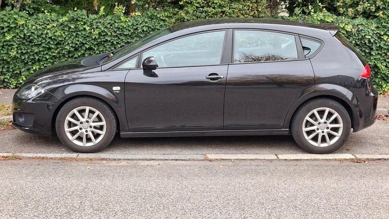 Schwarz Gebraucht 2009 Seat Leon Style Kleinwagen | 2.500 € (Fairer Preis) - Bild 1/4