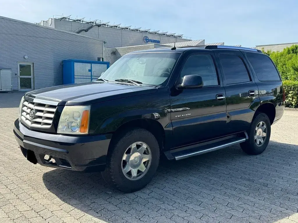 Second-hand Cadillac Escalade 349 CP (256 kW) 2003 Negru SUV