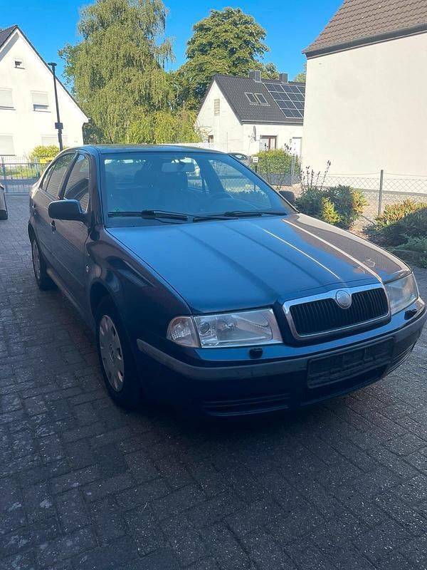 Blau Gebraucht 2003 Skoda Octavia Limousine | 1.100 € (Fairer Preis) - Bild 1/4