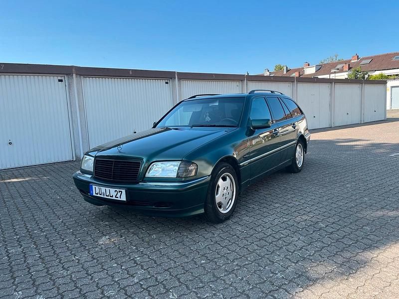 Gebraucht Mercedes C240 170 PS (125 kW) 2000 Grün Kombi