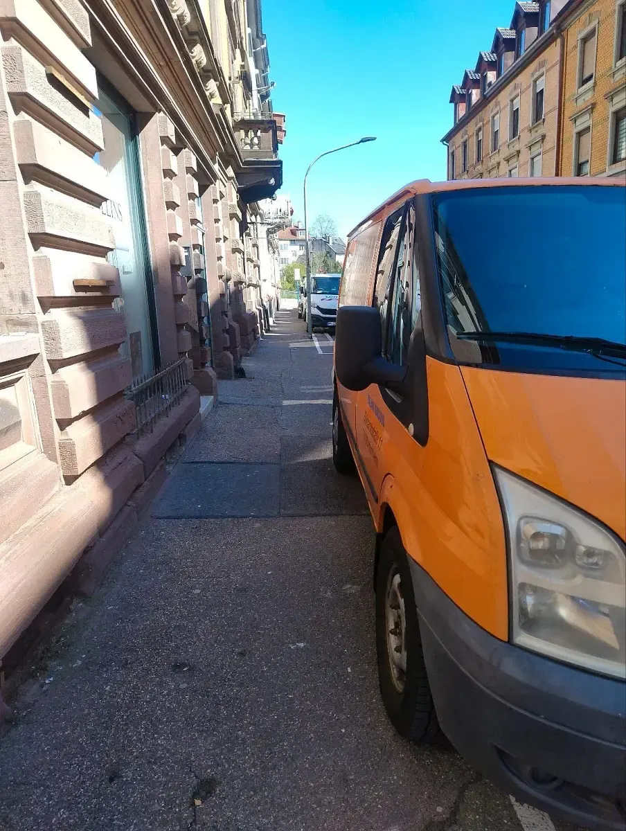 Gebraucht Ford Transit 119 PS (87 kW) 2011 Orange Van / Kleinbus