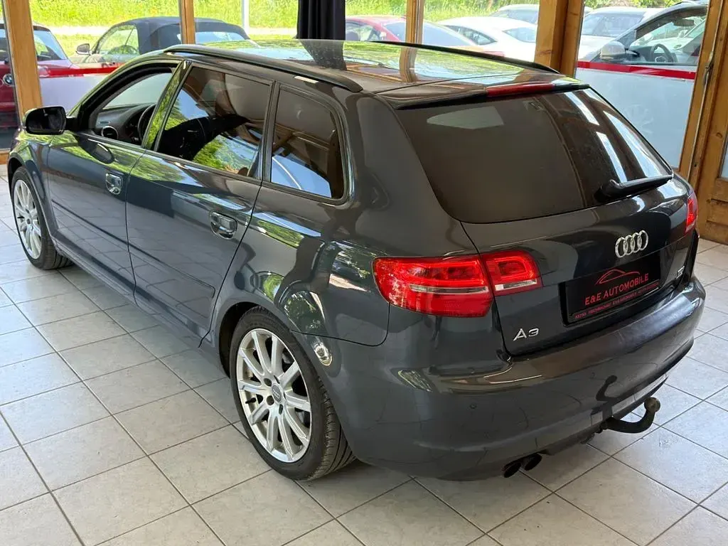 Usado Audi A3 Sport 140 HP (102 kW) 2012 Cinzento Citadino