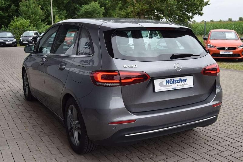 Gebraucht Mercedes B180 136 PS (100 kW) 2019 Mountaingrau Van / Kleinbus