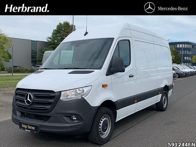 Weiss Gebraucht 2023 Mercedes Sprinter Van | 34.451 € (Guter Preis) - Bild 1/4