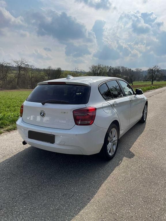 Gebraucht BMW 116 136 PS (100 kW) 2014 Weiß Kleinwagen