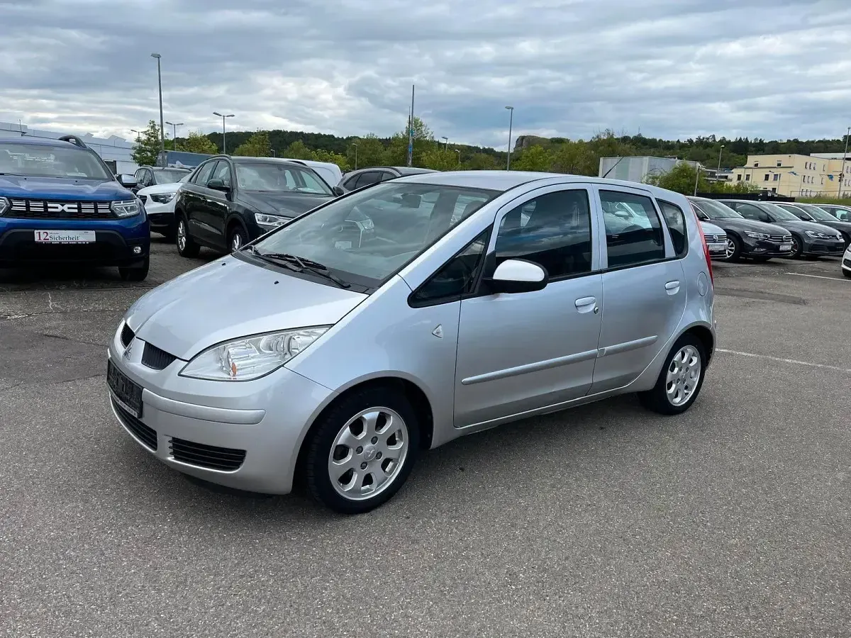 Gebraucht Mitsubishi Colt Invite 95 PS (69 kW) 2006 Silber Kleinwagen