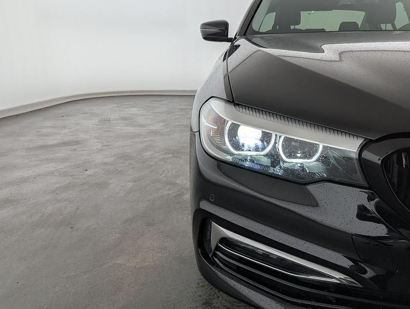 Gebraucht BMW 540 Luxury Line 340 PS (250 kW) 2019 Schwarz ii/bonnet fluid black Limousine