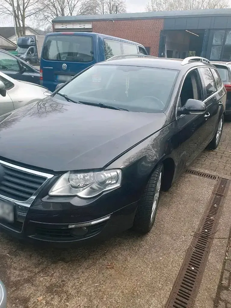 Usata VW Passat 110 CV (80 kW) 2009 Marrone Berlina