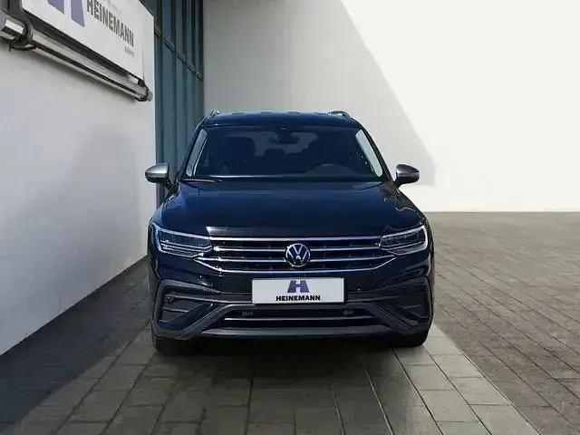 Gebraucht VW Tiguan Allspace 150 PS (110 kW) 2024 Deep black perleffekt SUV