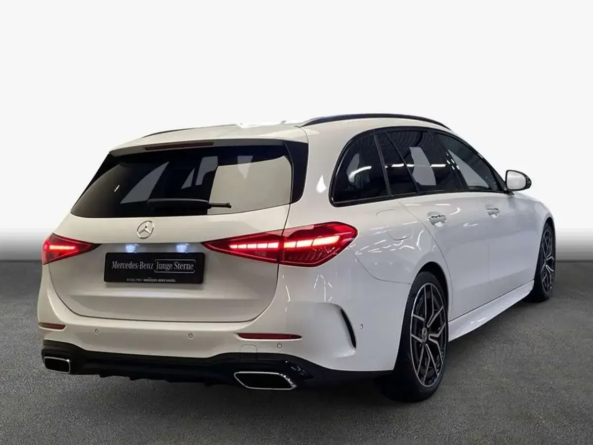 Gebraucht Mercedes C300 Premium 265 PS (194 kW) 2025 Weiß Kombi