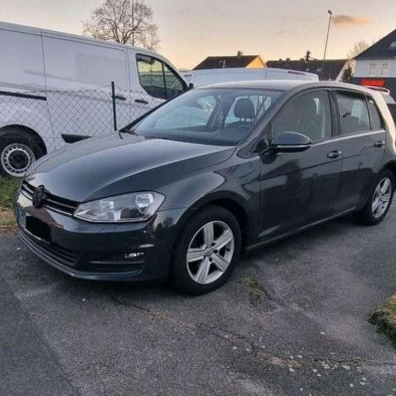 Grau Gebraucht 2014 VW Golf VII Cup Limousine | 7.900 € (Fairer Preis) - Bild 1/4