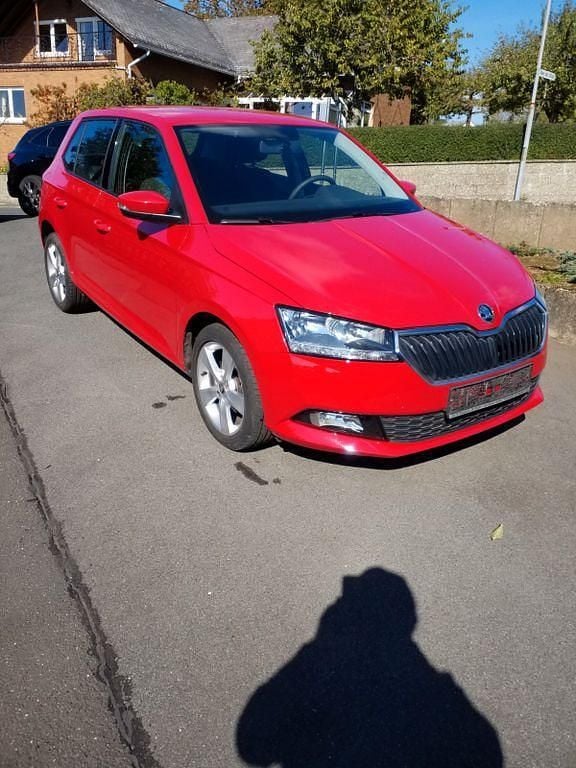 Rot Gebraucht 2019 Skoda Fabia Active Kombi | 6.950 € (Guter Preis) - Bild 1/4