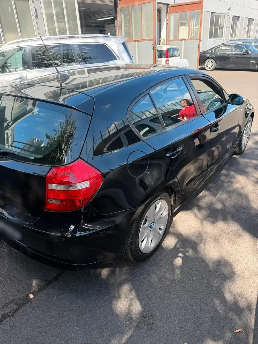 Gebraucht BMW 116 116 PS (85 kW) 2007 Schwarz Kleinwagen