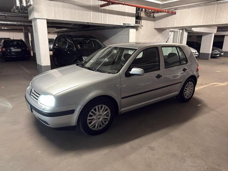 Gebraucht VW Golf IV 101 PS (74 kW) 2002 Silber Limousine