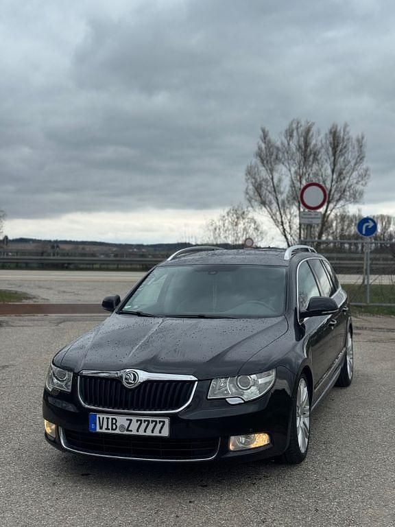 Gebraucht Skoda Superb 170 PS (125 kW) 2011 Schwarz Kombi