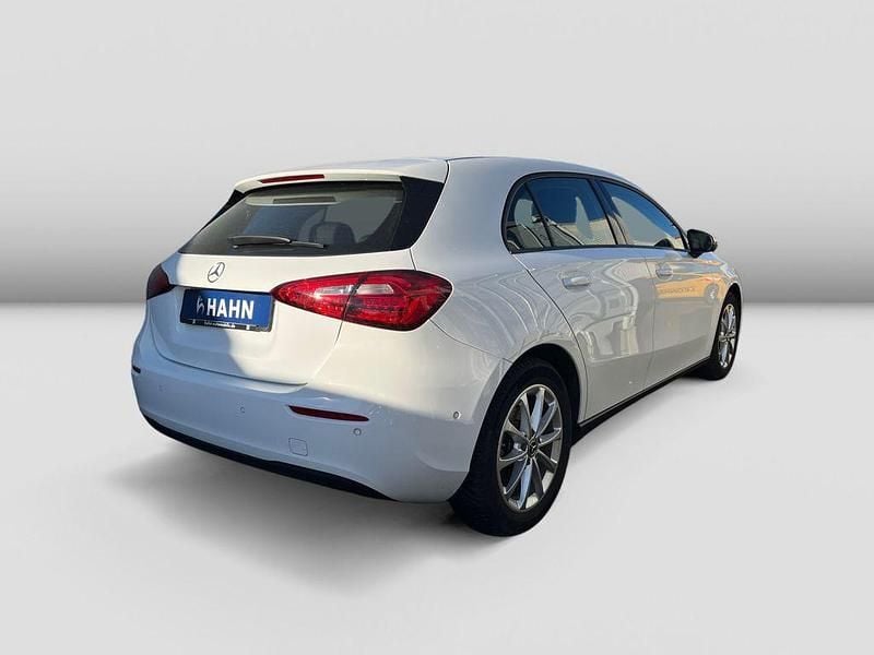 Gebraucht Mercedes A200 163 PS (119 kW) 2021 Weiß Limousine