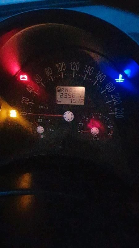 Silber Gebraucht 2002 VW Beetle Kleinwagen | 1.250 € (Superpreis) - Bild 1/2