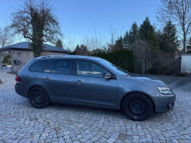 Gebraucht VW Golf VII Match 122 PS (89 kW) 2012 Grau Kombi