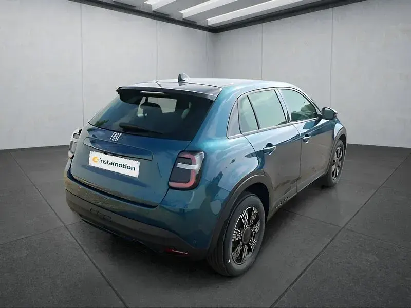 Neu Fiat 600 101 PS (74 kW) 2026 Grün SUV