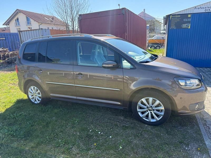 Gebraucht VW Touran Highline 170 PS (125 kW) 2012 Braun Van / Kleinbus