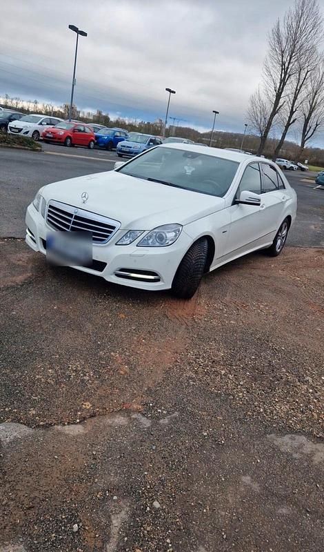 Gebraucht Mercedes E200 136 PS (100 kW) 2012 Weiß Limousine