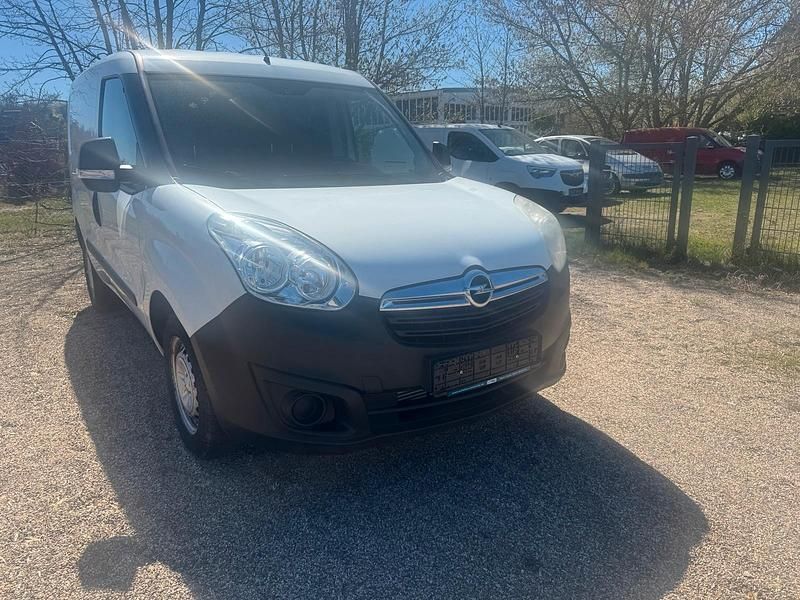 Gebraucht Opel Combo 89 PS (65 kW) 2012 Weiß Van / Kleinbus