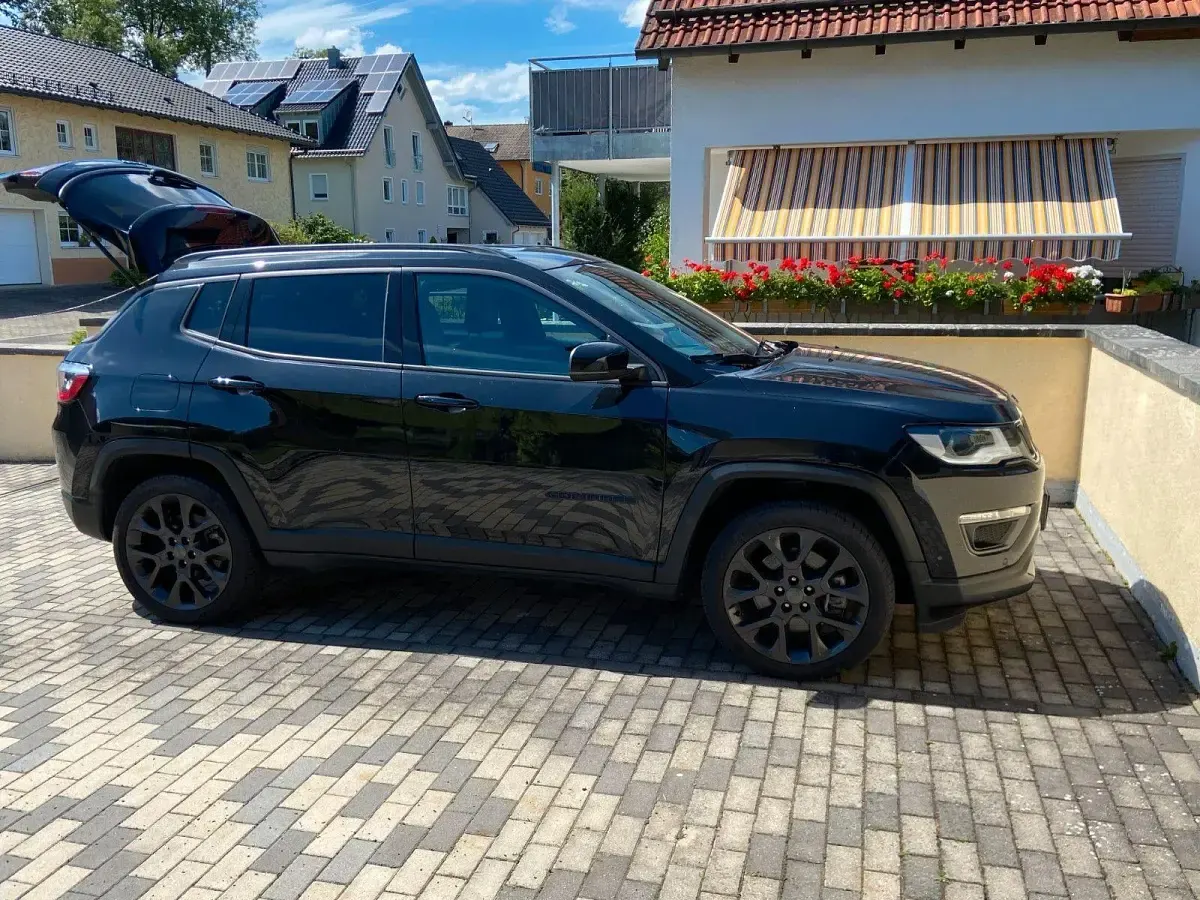 Gebraucht Jeep Compass 241 PS (177 kW) 2021 Schwarz SUV
