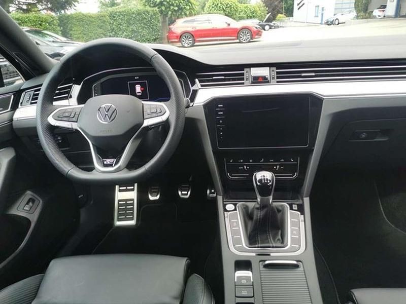 Gebraucht VW Passat R-line 150 PS (110 kW) 2021 Blau Kombi