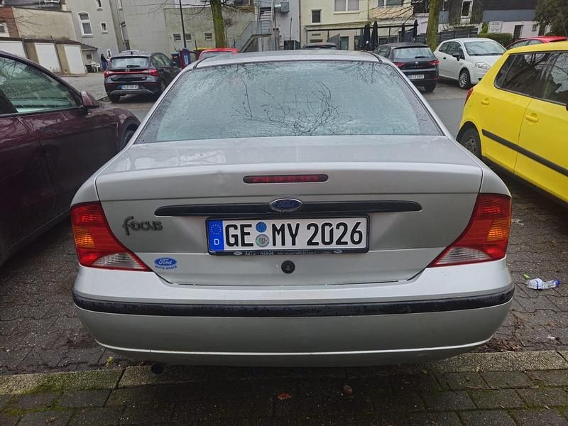 Gebraucht Ford Focus 101 PS (74 kW) 2003 Grau Limousine