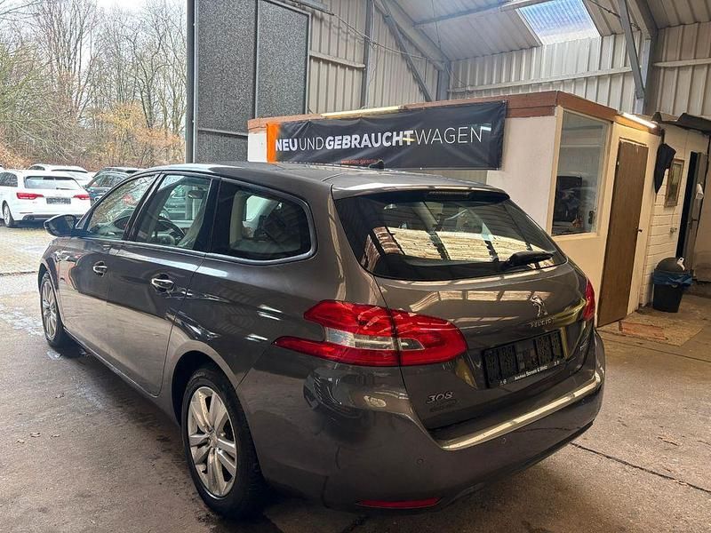 Gebraucht Peugeot 308 SW Active 131 PS (96 kW) 2016 Grau Kombi