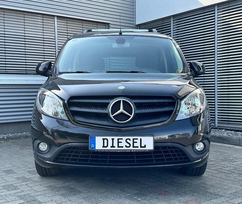 Schwarz Gebraucht 2014 Mercedes Citan 109 Van / Kleinbus | 8.499 € (Guter Preis) - Bild 1/4
