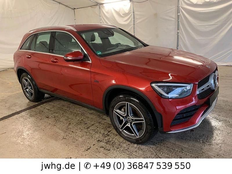 Gebraucht Mercedes GLC300e AMG line 194 PS (142 kW) 2020 Rot SUV