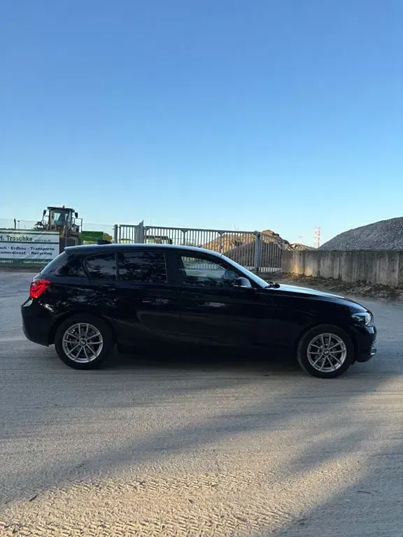 Gebraucht BMW 116 109 PS (80 kW) 2015 Schwarz Kleinwagen