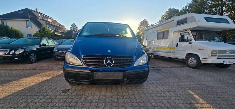 Blau Gebraucht 2004 Mercedes Vito Van / Kleinbus | 2.000 € (Superpreis) - Bild 1/4