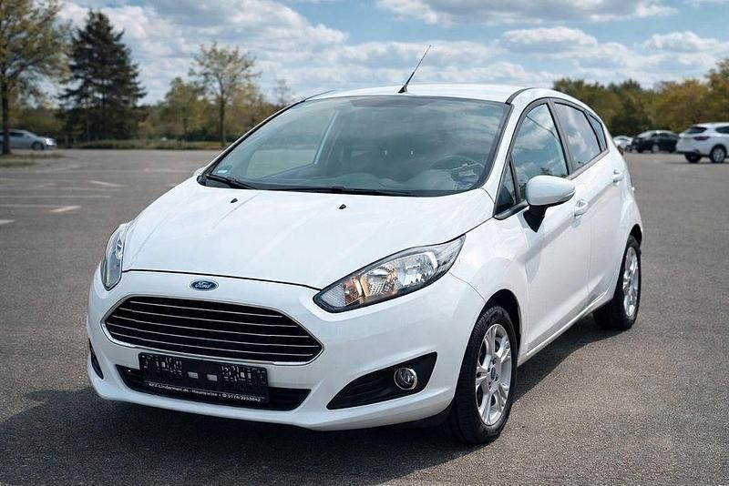 Gebraucht Ford Fiesta SYNC Edition 80 PS (58 kW) 2014 Weiß Kleinwagen
