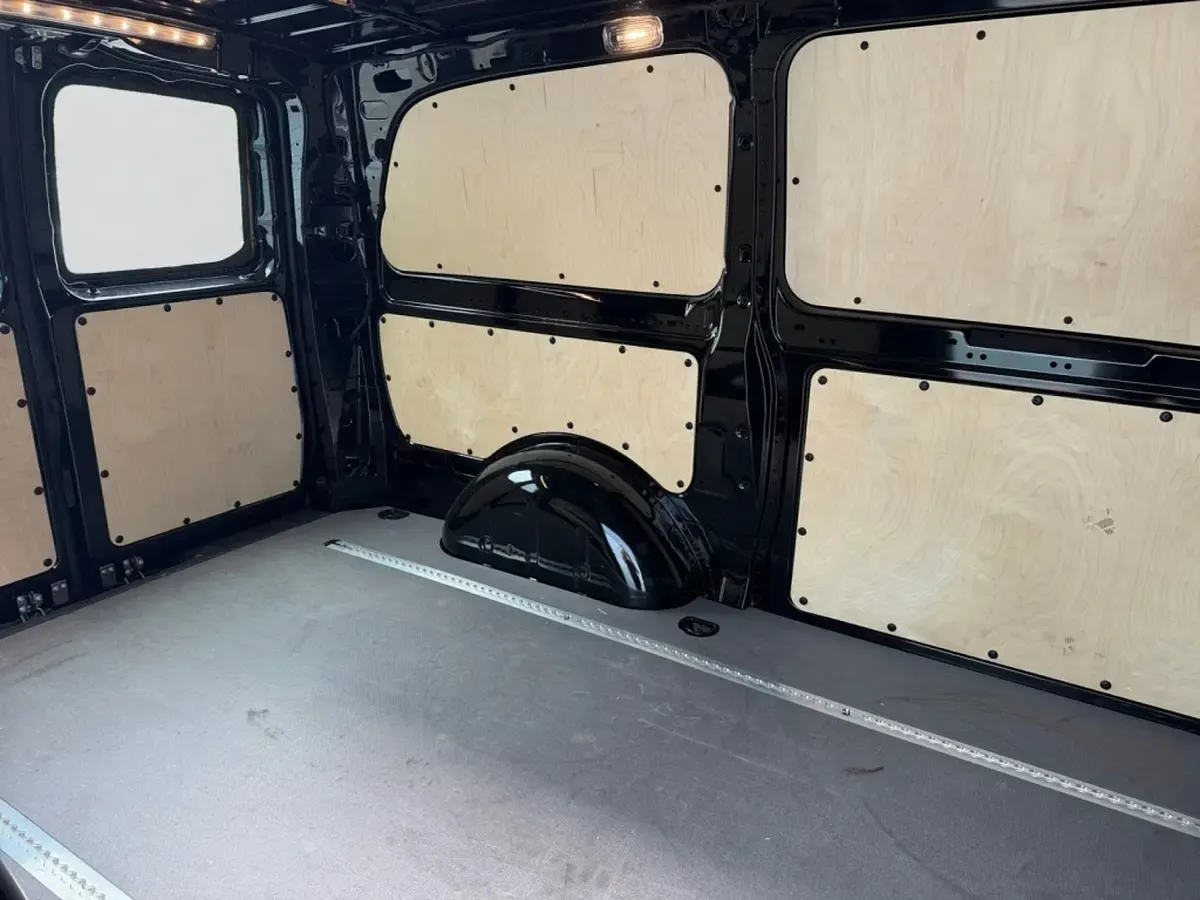 Gebraucht Mercedes e-Vito 62 kW (85 PS) 2024 Schwarz Van