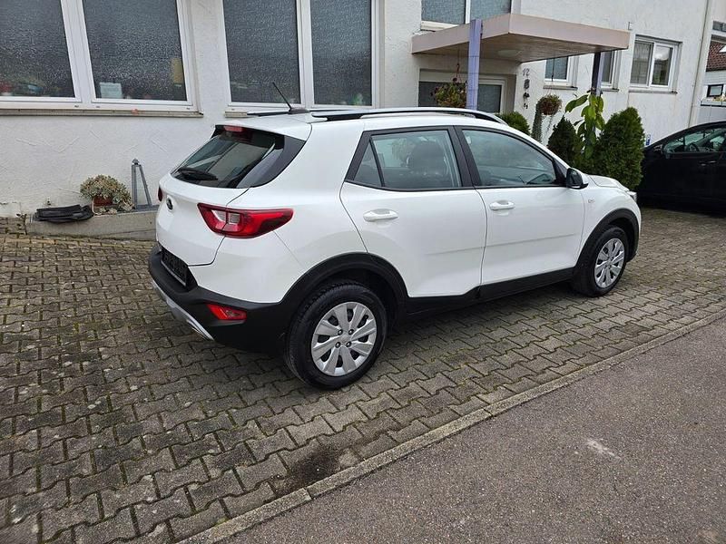 Gebraucht Kia Stonic Edition 7 84 PS (61 kW) 2021 Weiß SUV