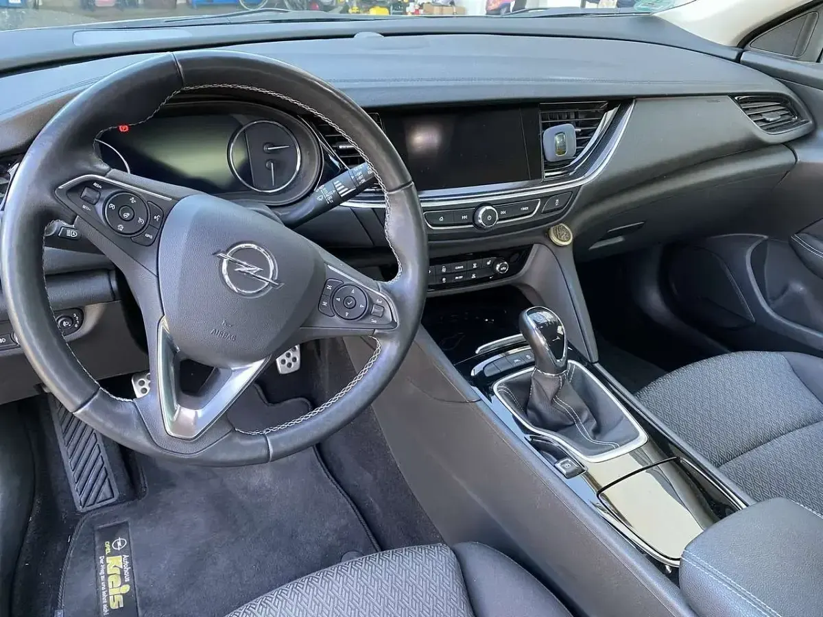 Gebraucht Opel Insignia Dynamic 170 PS (125 kW) 2019 Grau Kombi
