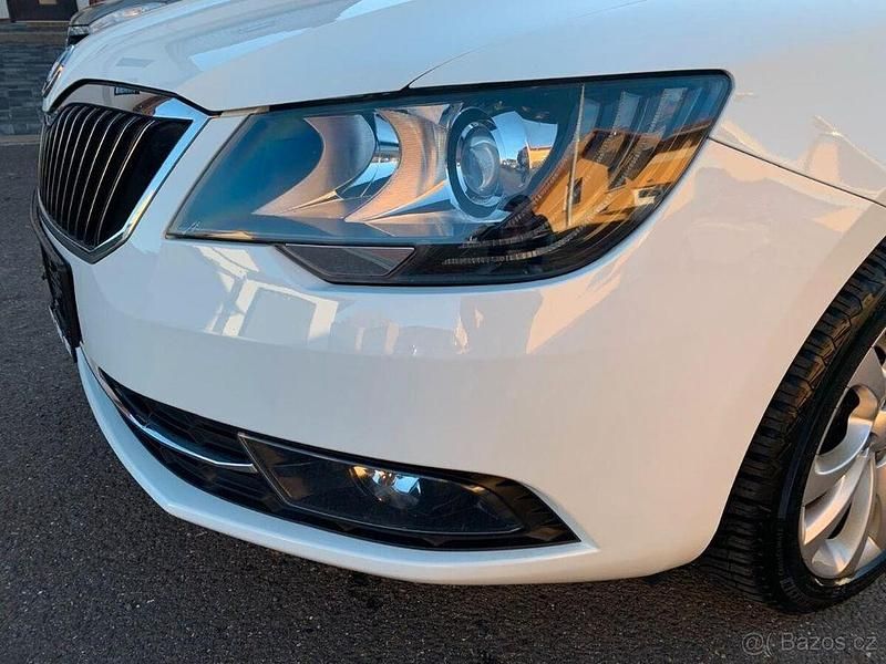 Weiß Gebraucht 2015 Skoda Superb Best of Limousine | 12.200 € (Etwas zu teuer) - Bild 1/4