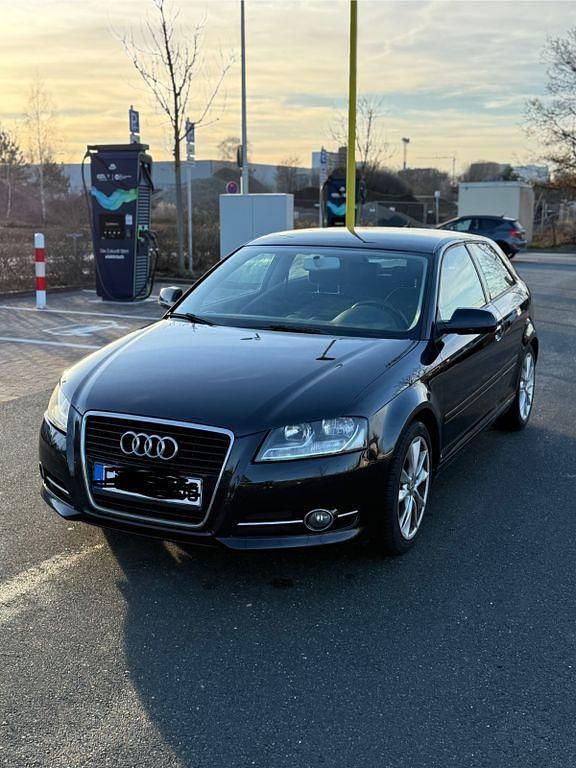 Schwarz Gebraucht 2011 Audi A3 Ambiente Limousine | 2.200 € (Superpreis) - Bild 1/4