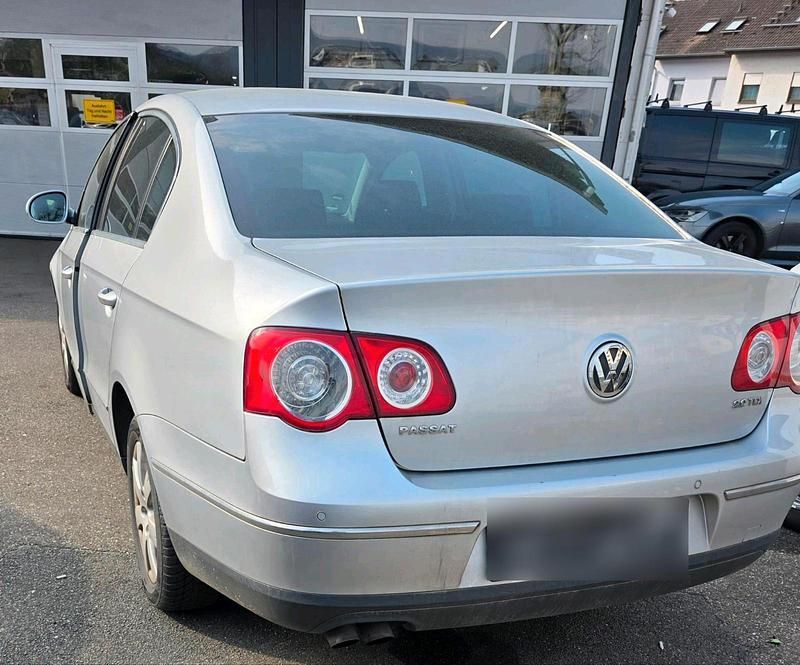 Gebraucht VW Passat 140 PS (102 kW) 2007 Silber Limousine