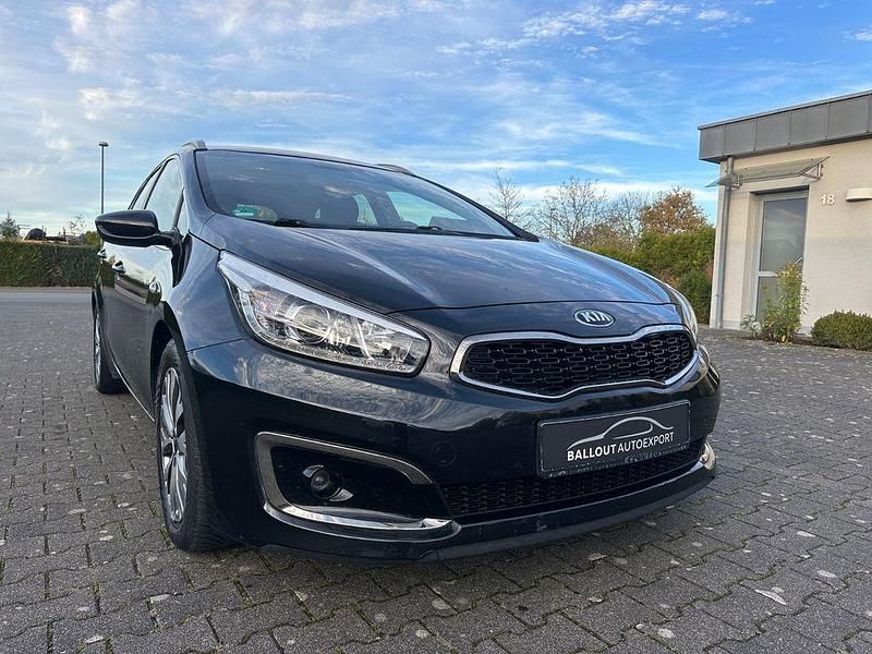 Grau Gebraucht 2016 Kia Ceed Kombi | 8.500 € (Fairer Preis) - Bild 1/4