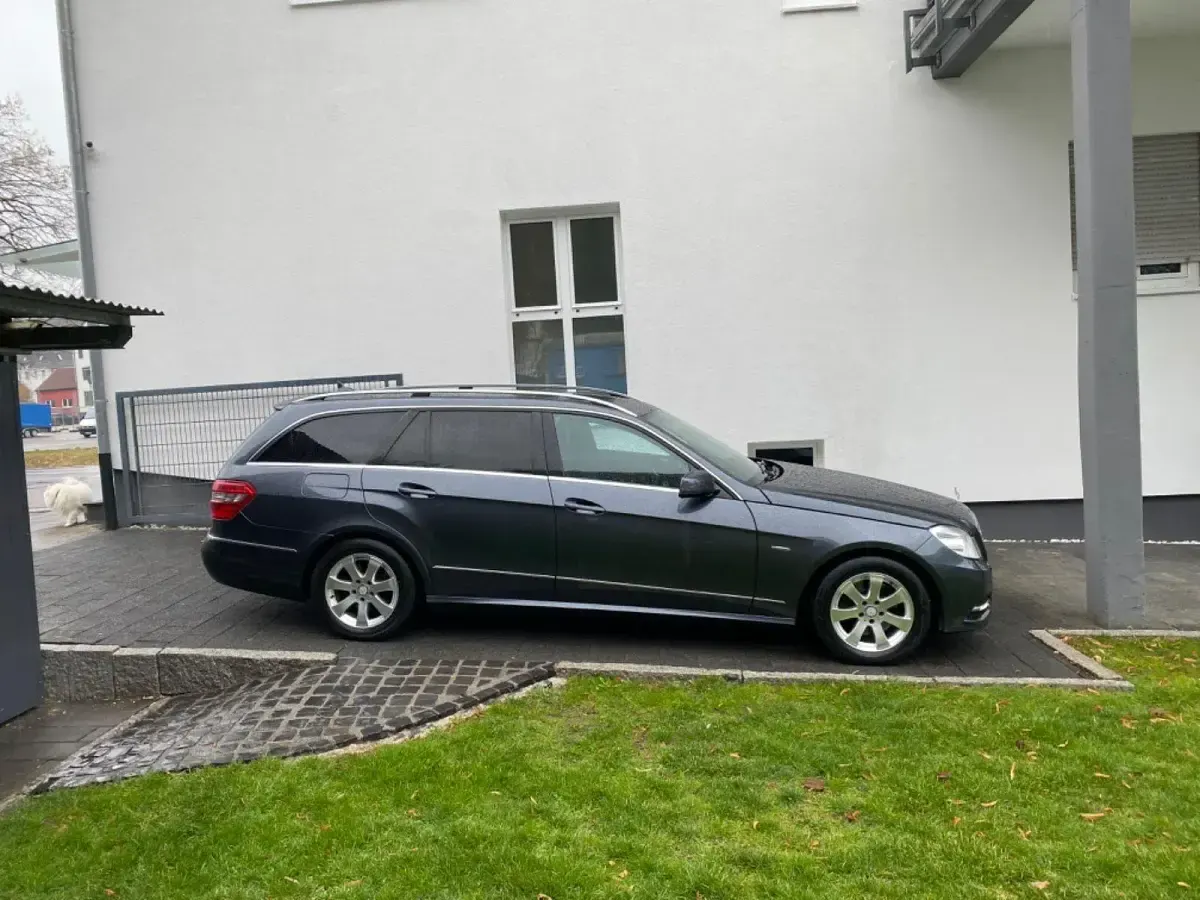 Used Mercedes E300 Avantgarde 231 HP (169 kW) 2011 Estate