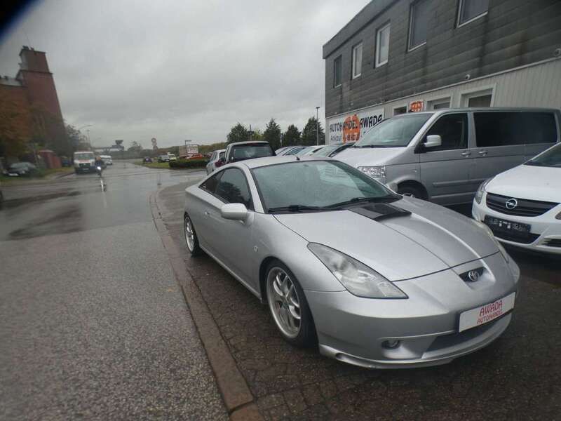 Sterlingsilber metallic Gebraucht 2000 Toyota Celica Coupé | 7.900 € - Bild 1/4