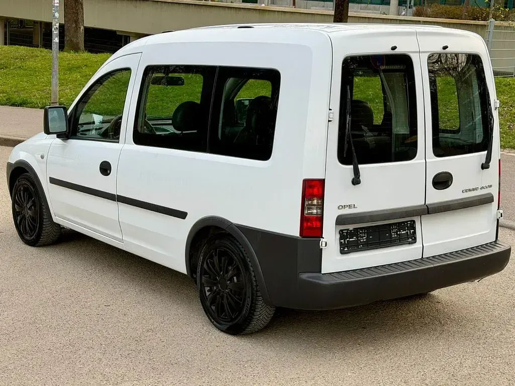 Second-hand Opel Combo 94 CP (69 kW) 2010 Alb Monovolum