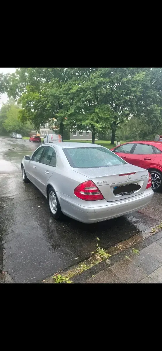 Gebraucht Mercedes E200 Classic 163 PS (119 kW) 2004 Silber Limousine