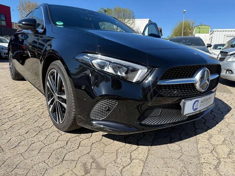 Gebraucht Mercedes A180 Progressive 136 PS (100 kW) 2019 Schwarz Limousine
